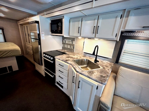 2022 Thor ACE 29.5 RV Photo 3