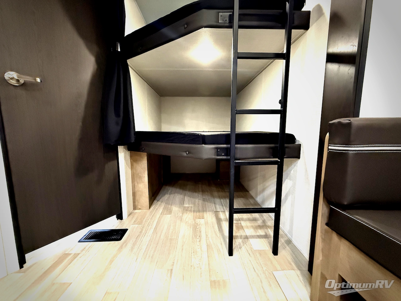 2026 Keystone Springdale Classic 261BHC Photo 13