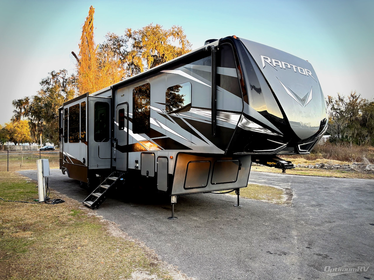 2020 Keystone Raptor 356 Photo 1