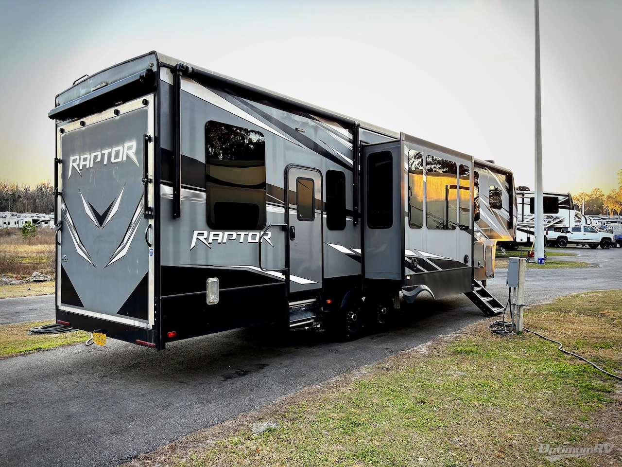 2020 Keystone Raptor 356 Photo 2