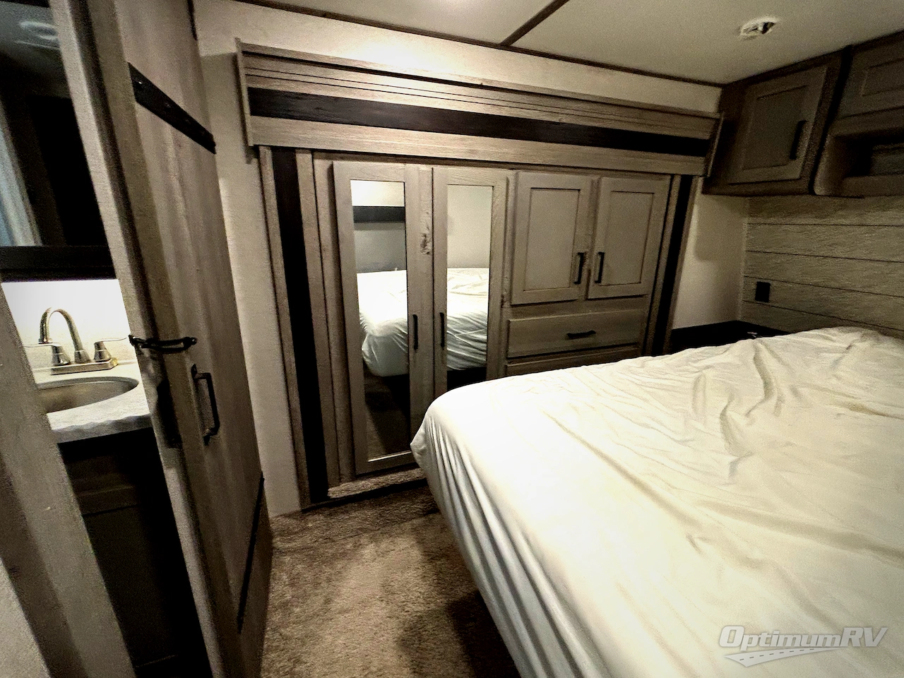 2020 Keystone Raptor 356 Photo 9