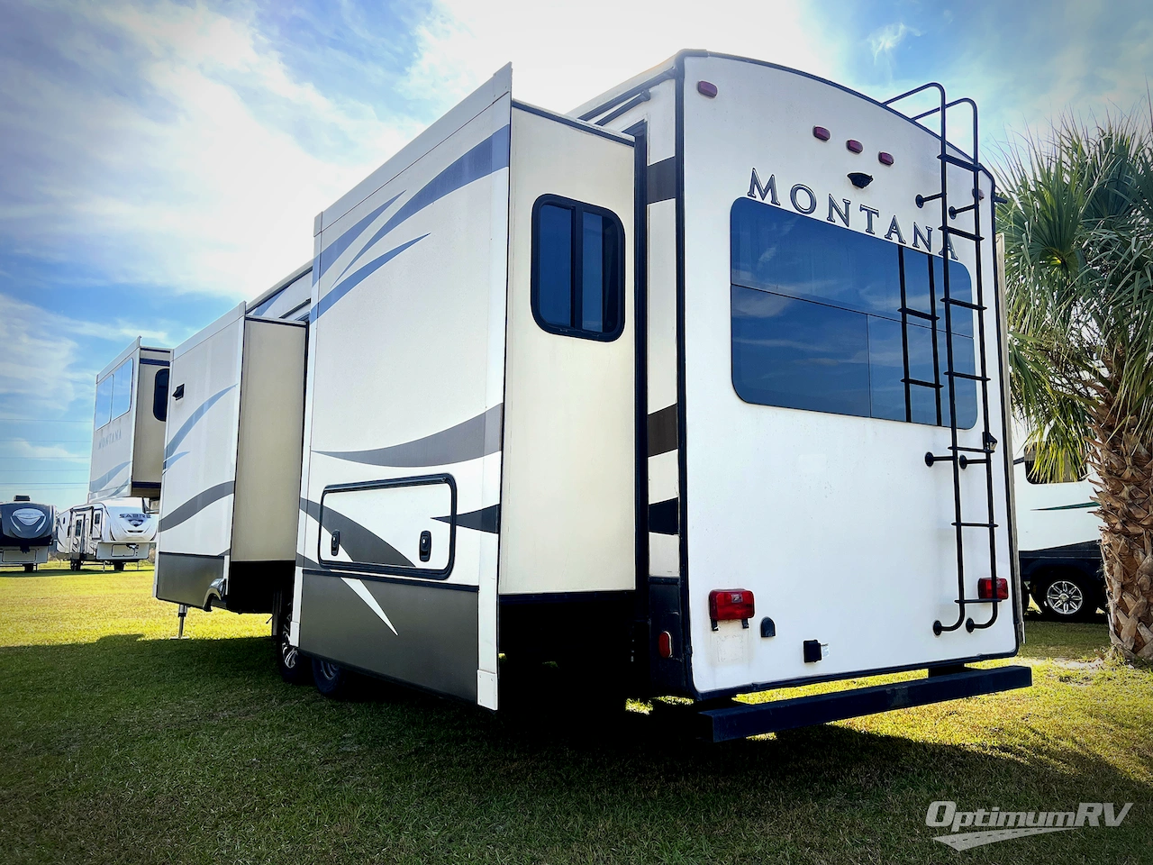 2016 Keystone Montana 3711 FL Photo 2