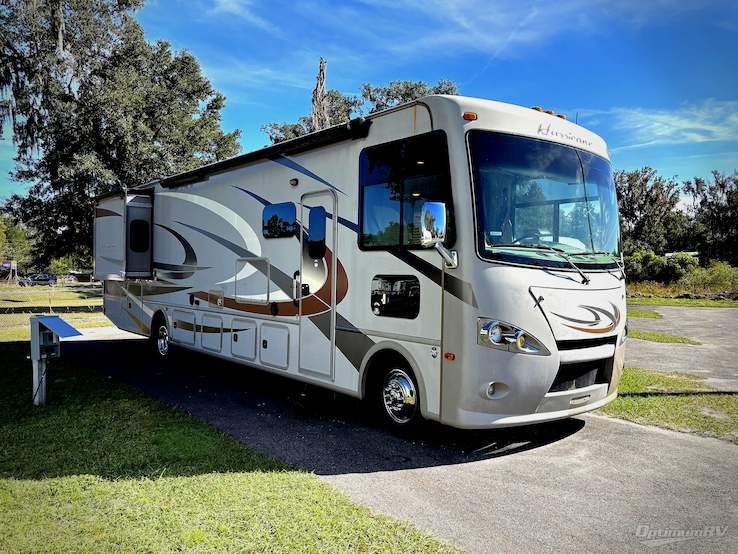 2016 Thor Hurricane 35C RV Photo 1