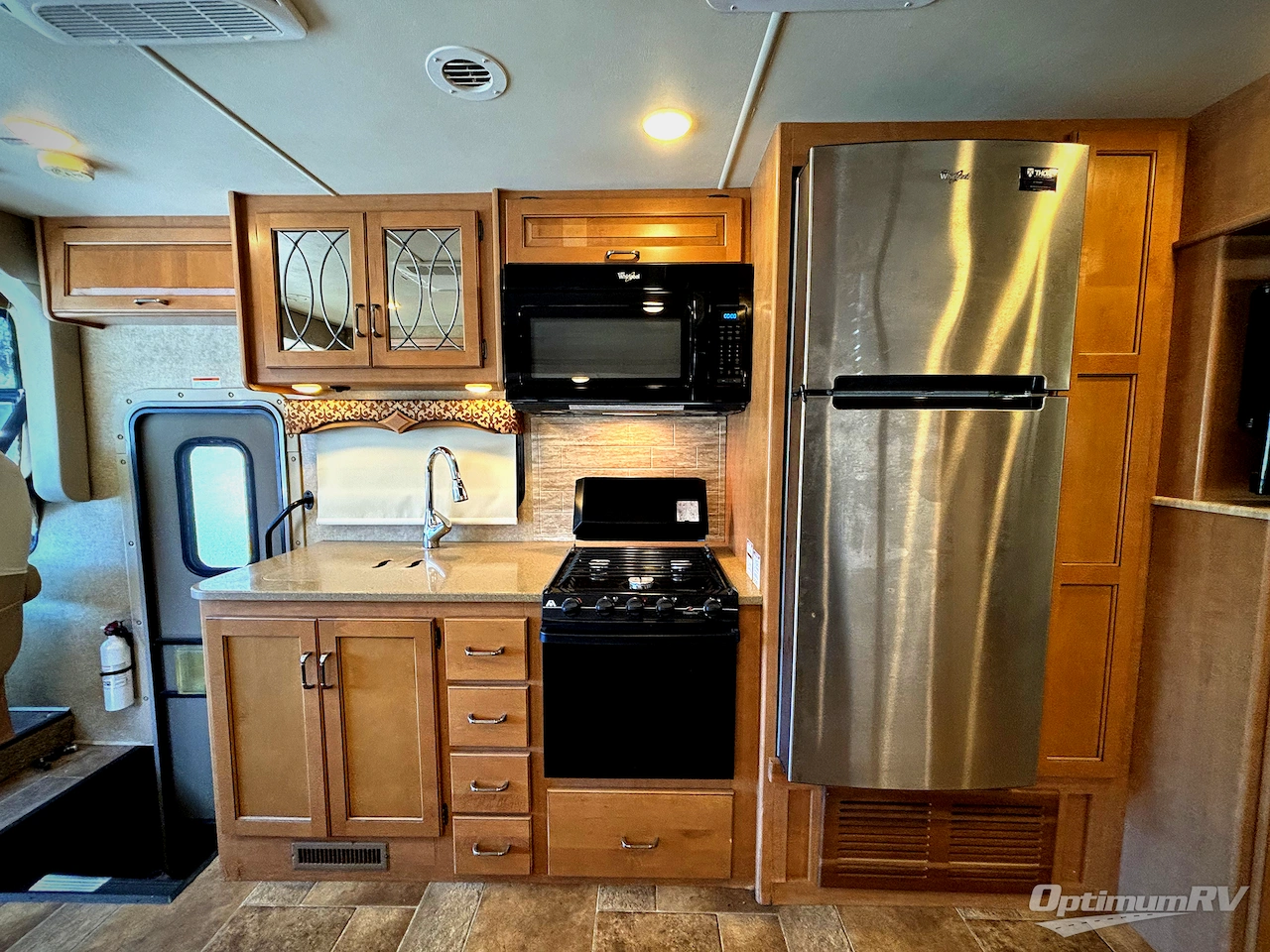 2016 Thor Hurricane 35C Photo 5