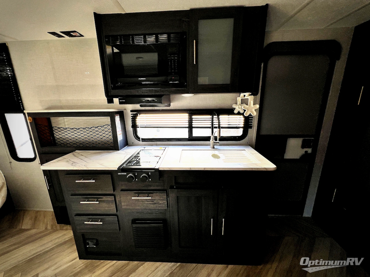 2022 Forest River Ozark 1800QS Photo 8