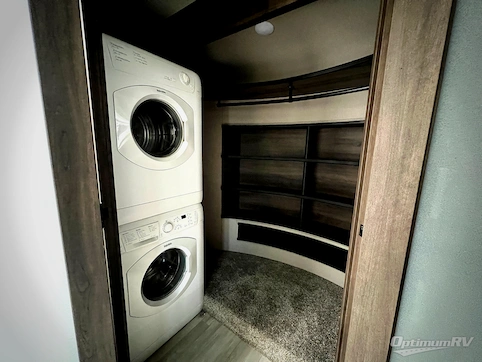 2021 Grand Design Solitude 373FB RV Photo 4