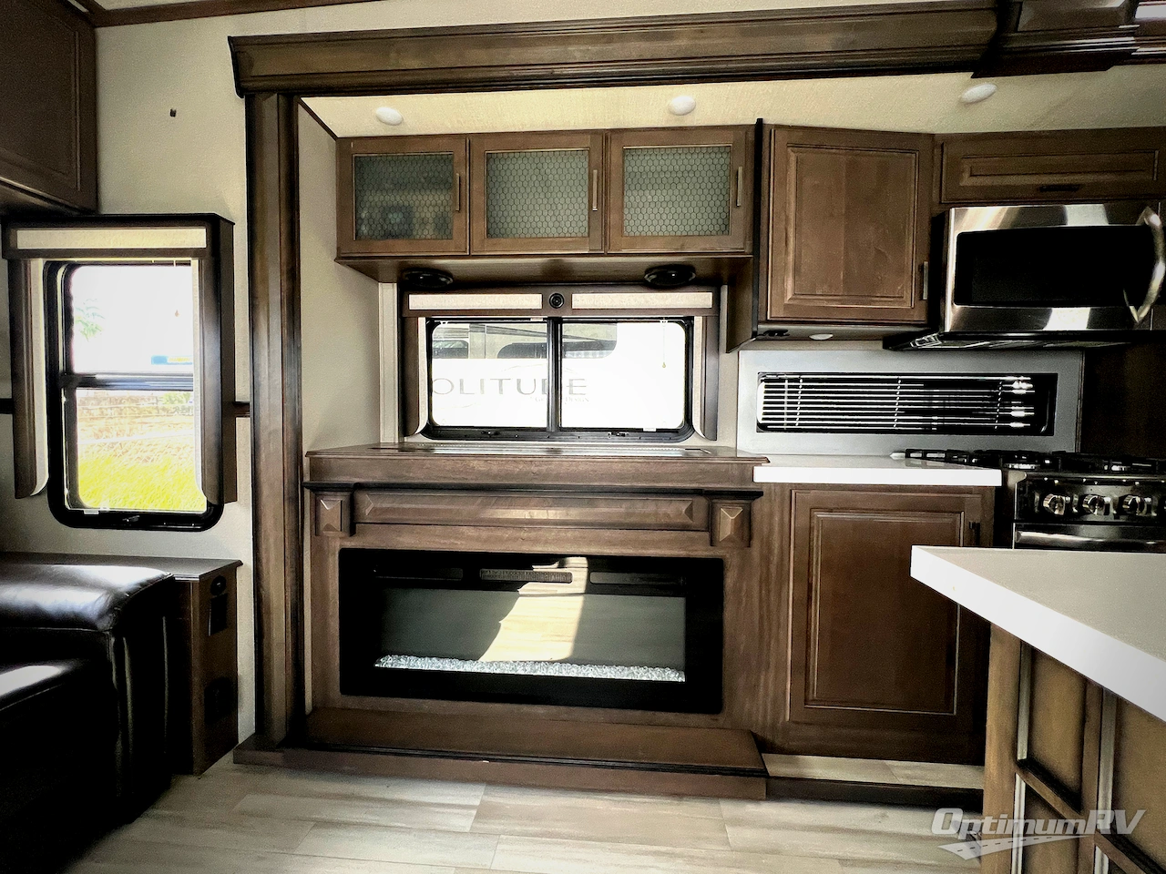 2021 Grand Design Solitude 373FB Photo 7