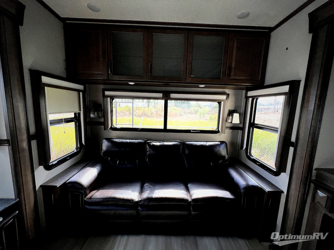 2021 Grand Design Solitude 373FB Photo 8