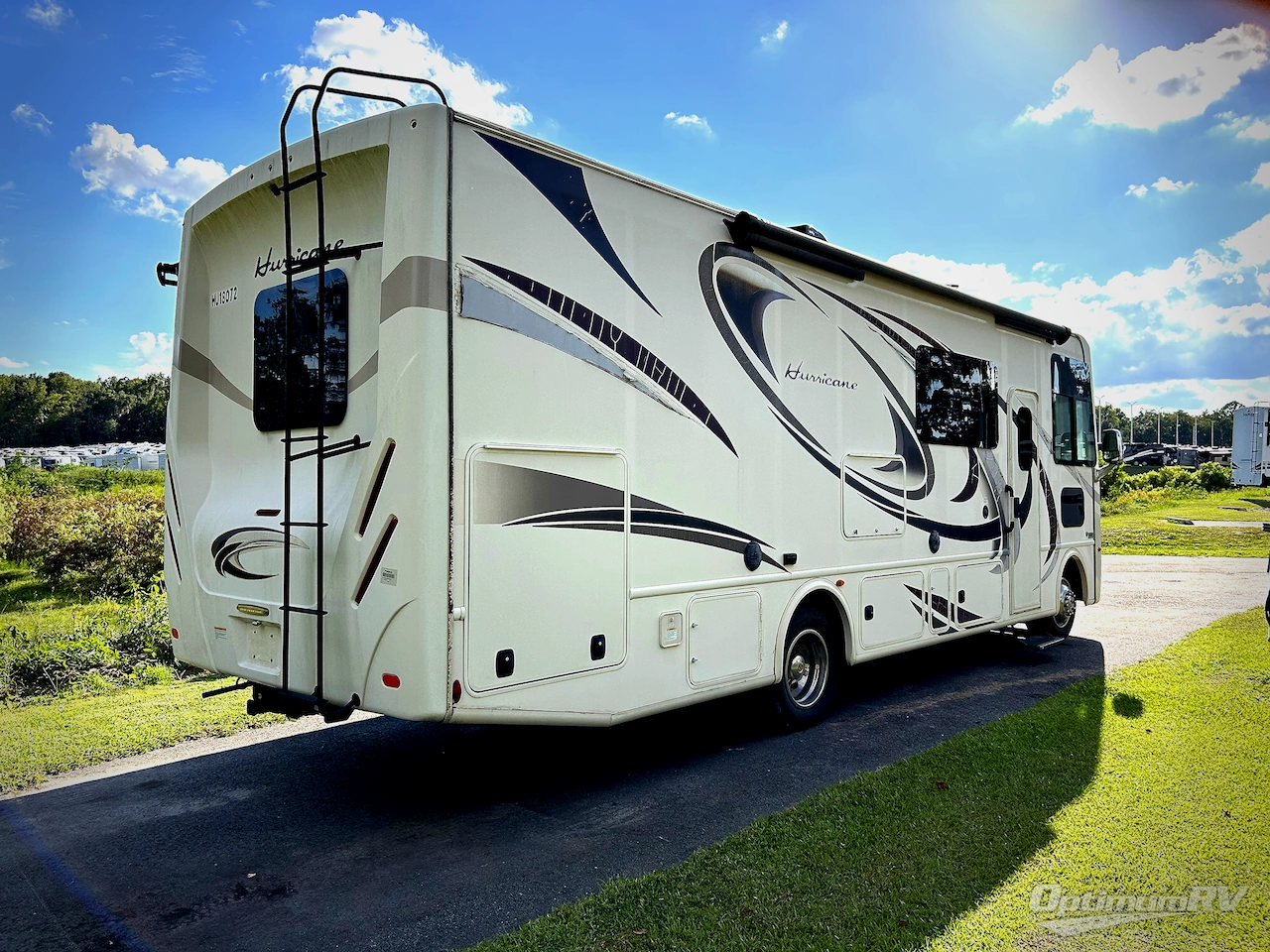 2018 Thor Hurricane 29M Photo 2