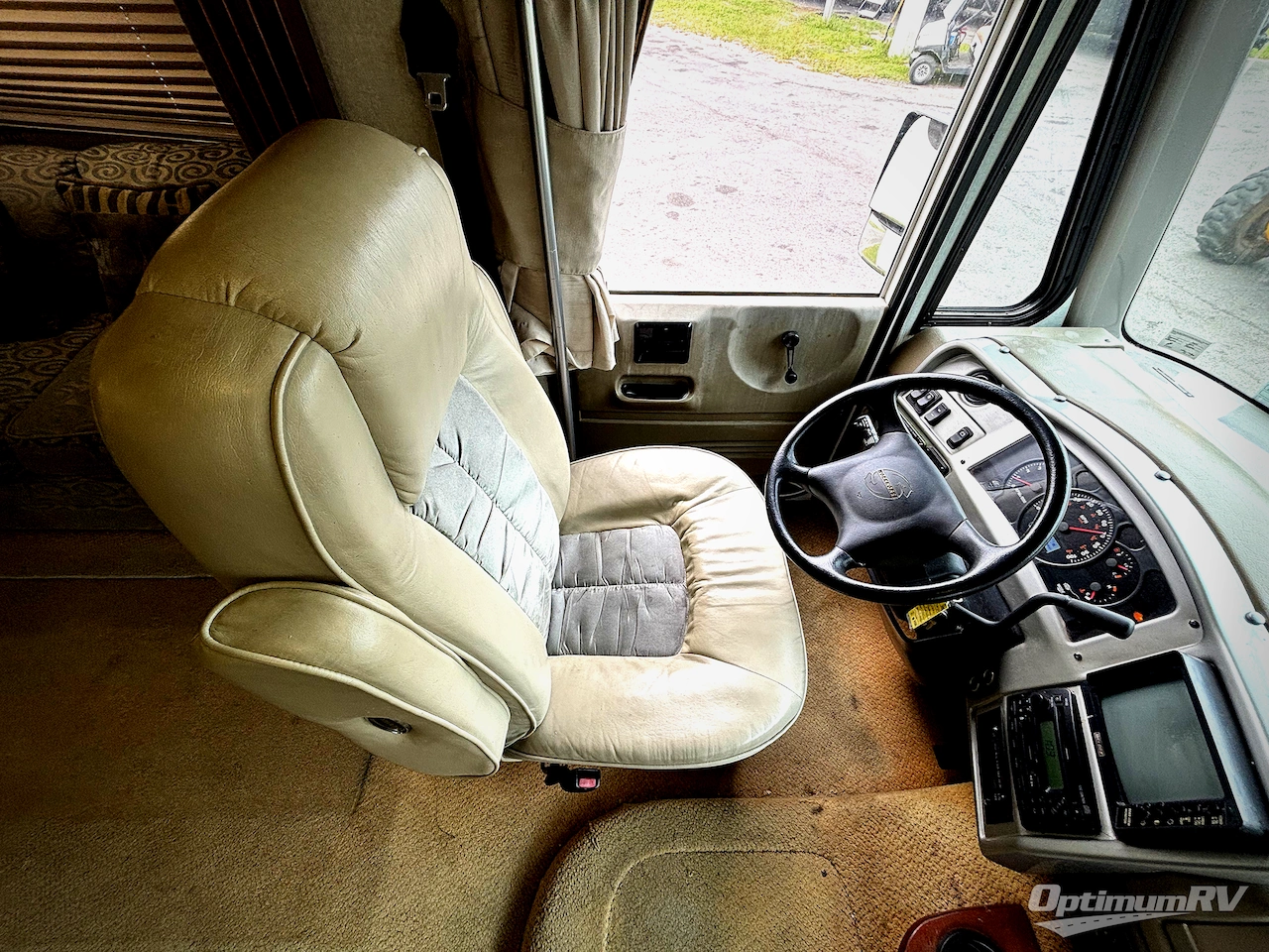 2004 Fleetwood Southwind 37C Photo 6