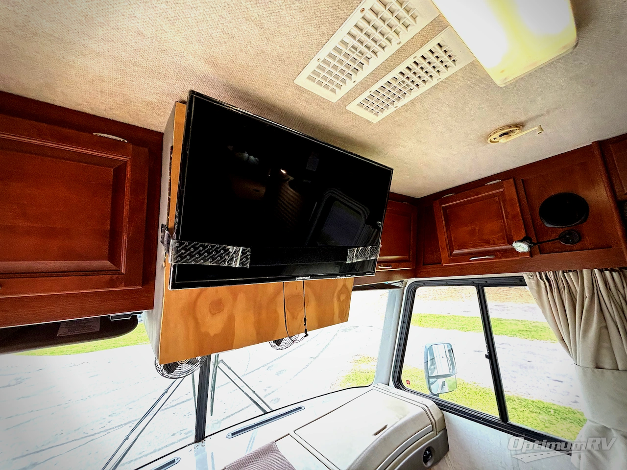 2004 Fleetwood Southwind 37C Photo 9