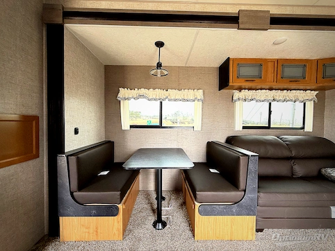2025 HL Enterprise Hy-Line 38 Premier RV Photo 4