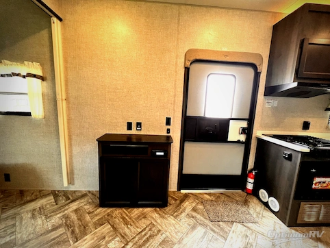 2025 HL Enterprise Hy-Line Premier HY38 RV Photo 3