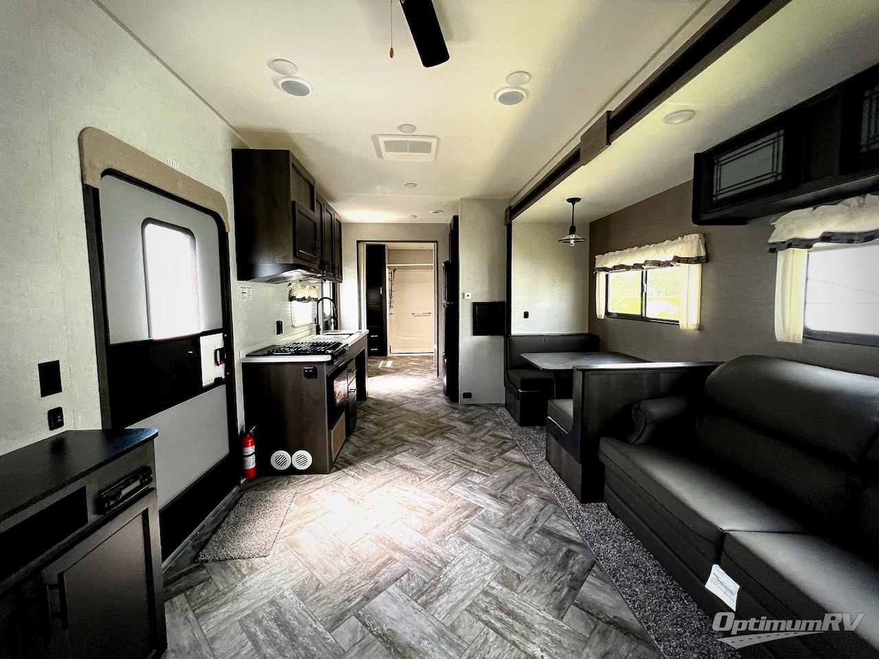 2025 HL Enterprise Hy-Line HY38 Photo 5