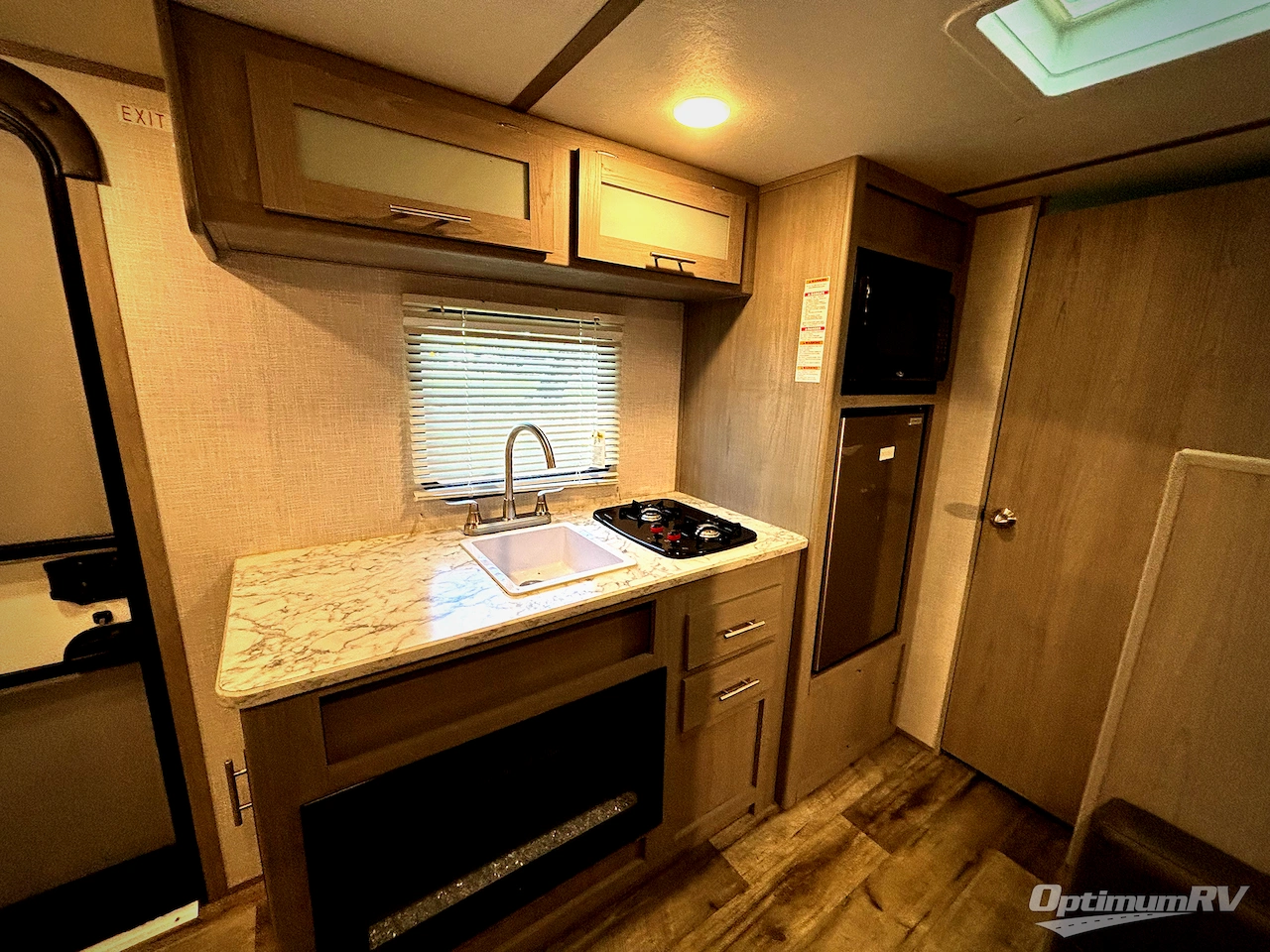 2023 Dutchmen Coleman 17B Photo 6