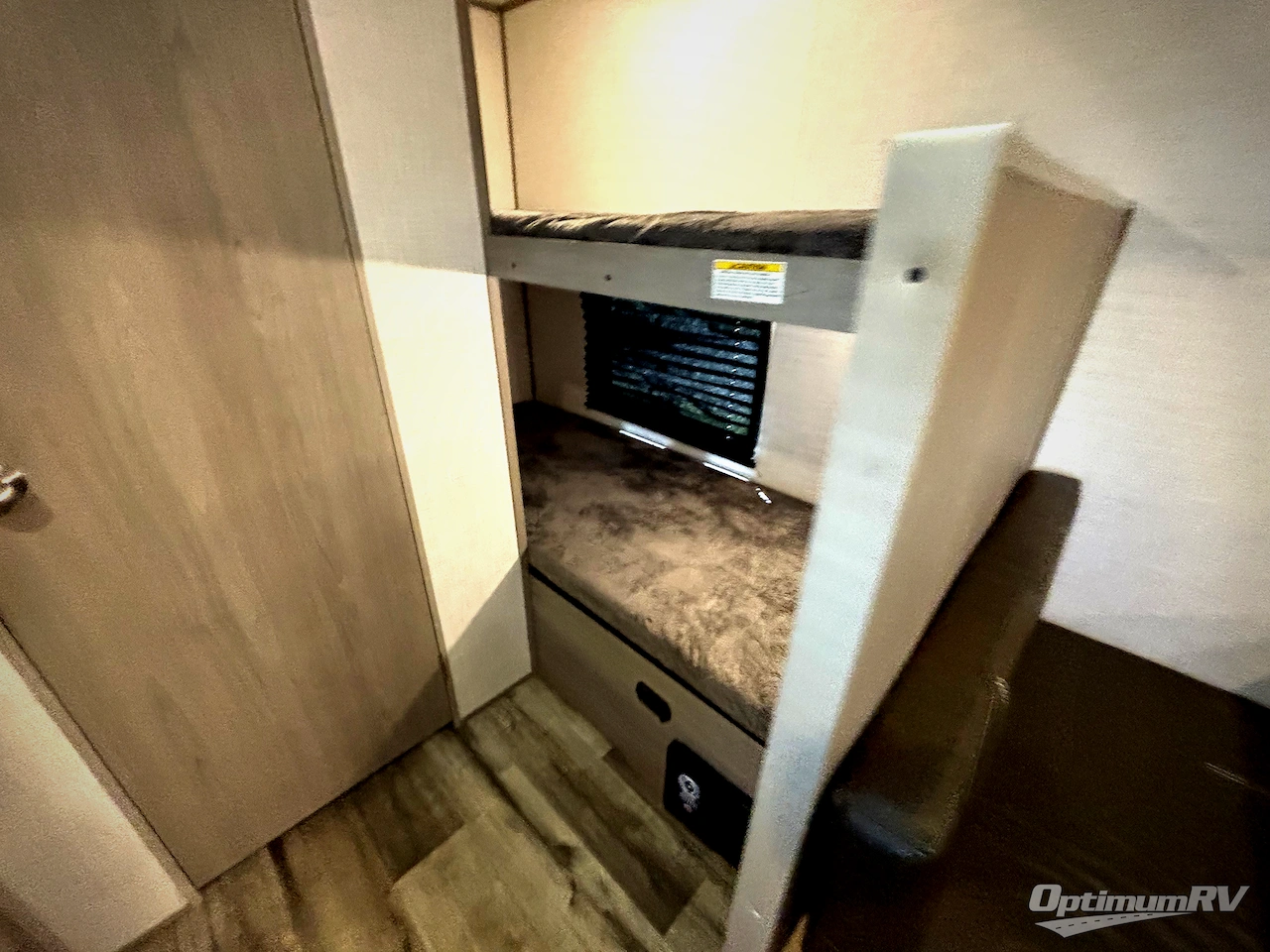 2023 Dutchmen Coleman 17B Photo 11