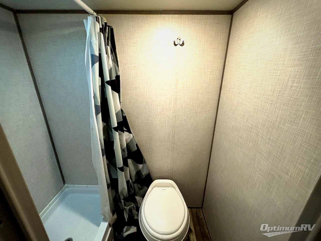 2023 Dutchmen Coleman 17B Photo 14