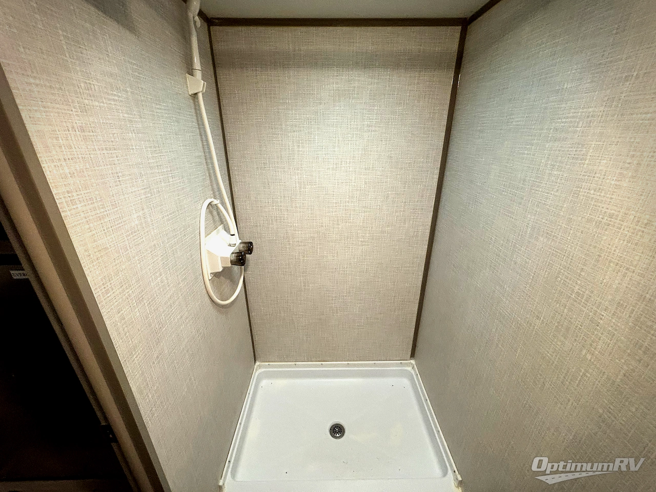 2023 Dutchmen Coleman 17B Photo 15