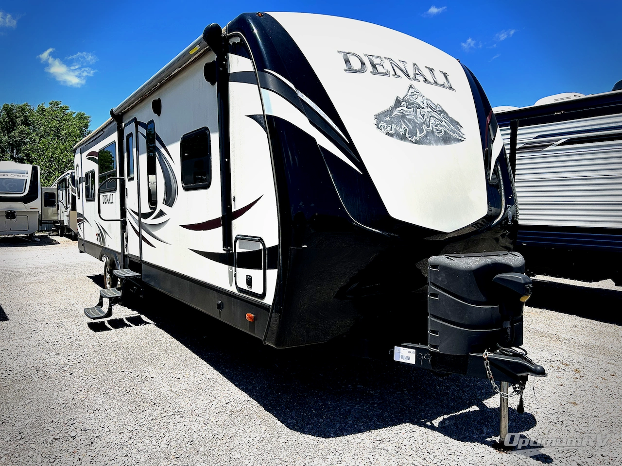 2017 Dutchmen Denali 325RL Photo 1