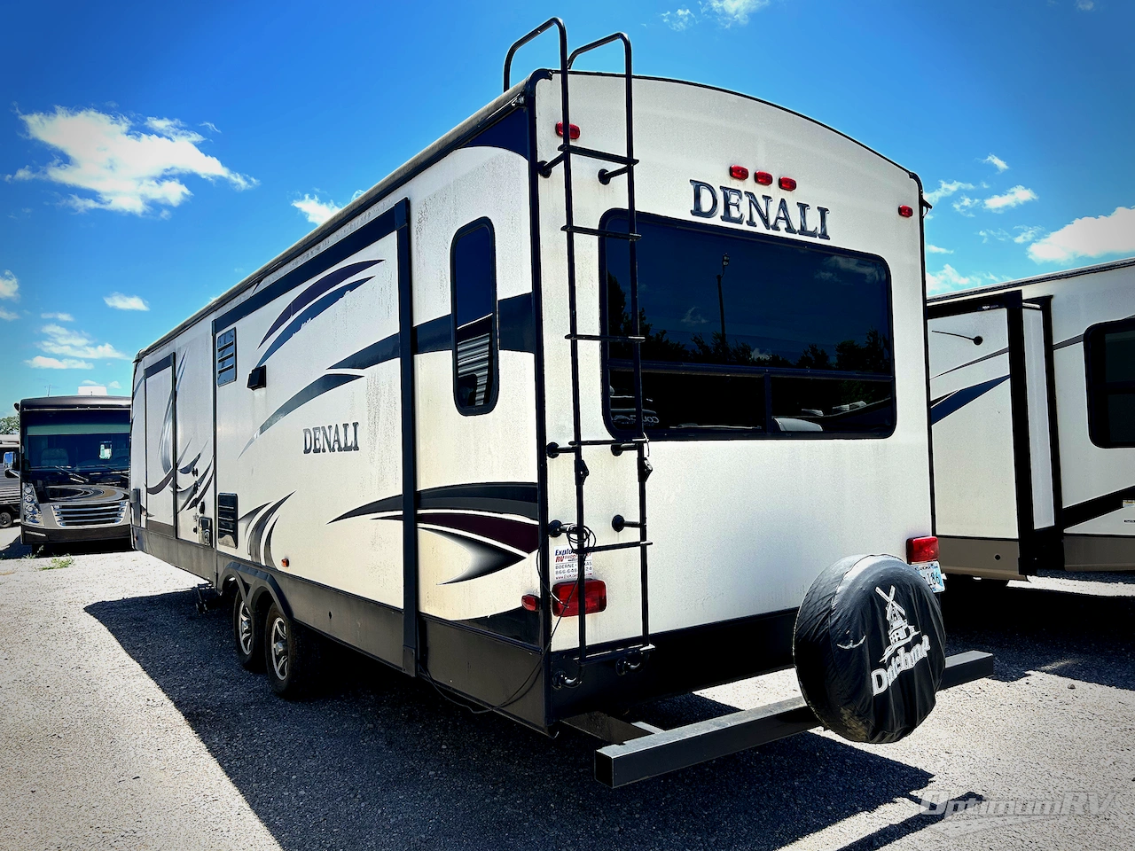 2017 Dutchmen Denali 325RL Photo 3