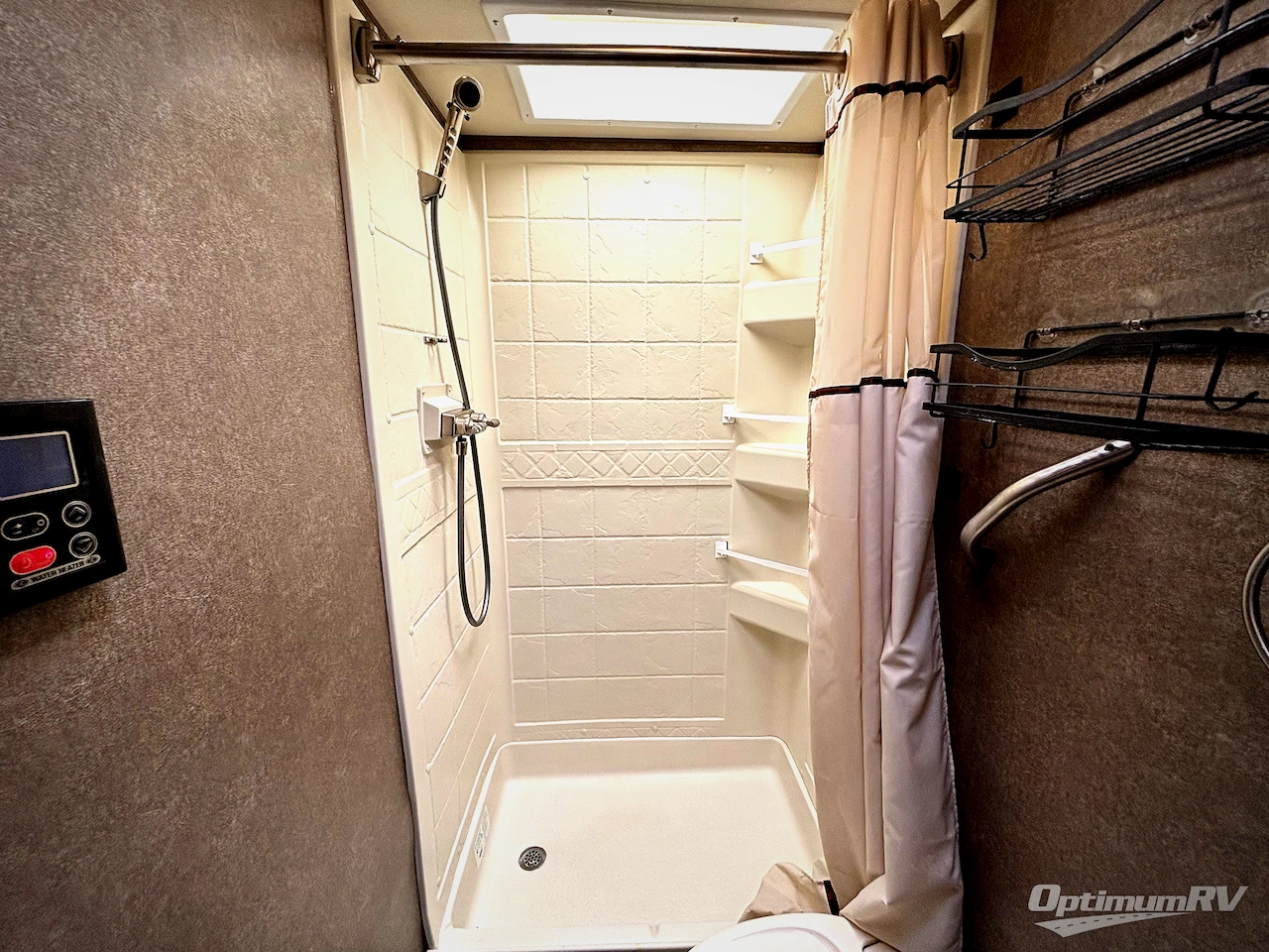 2018 Thor Gemini 23TK Photo 17