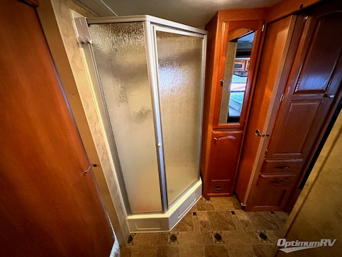 2010 Keystone Cougar X-Lite 27RLS RV Photo 4