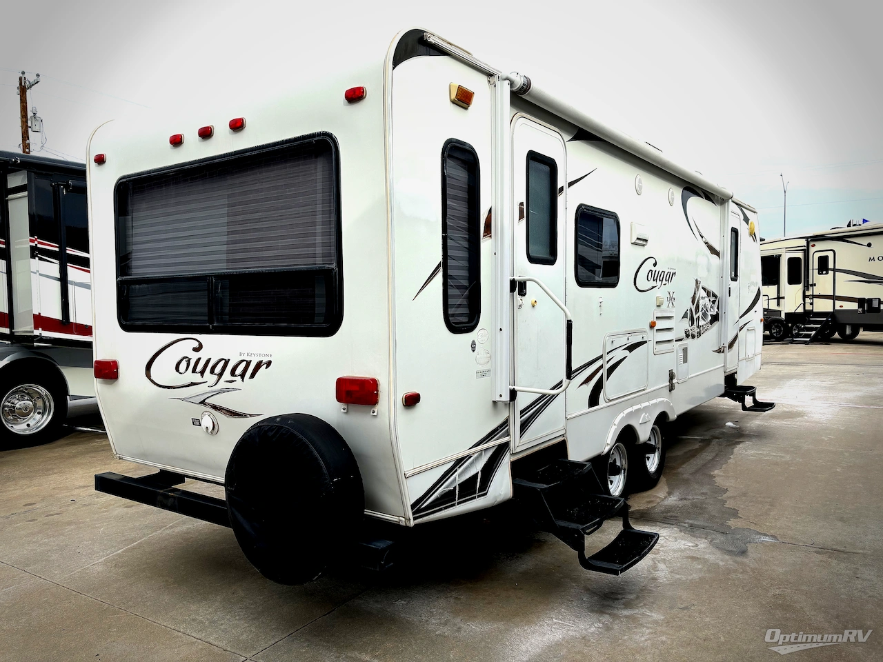 2010 Keystone Cougar X-Lite 27RLS Photo 2