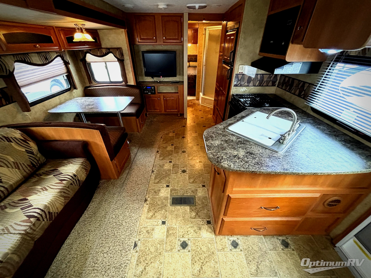 2010 Keystone Cougar X-Lite 27RLS Photo 4