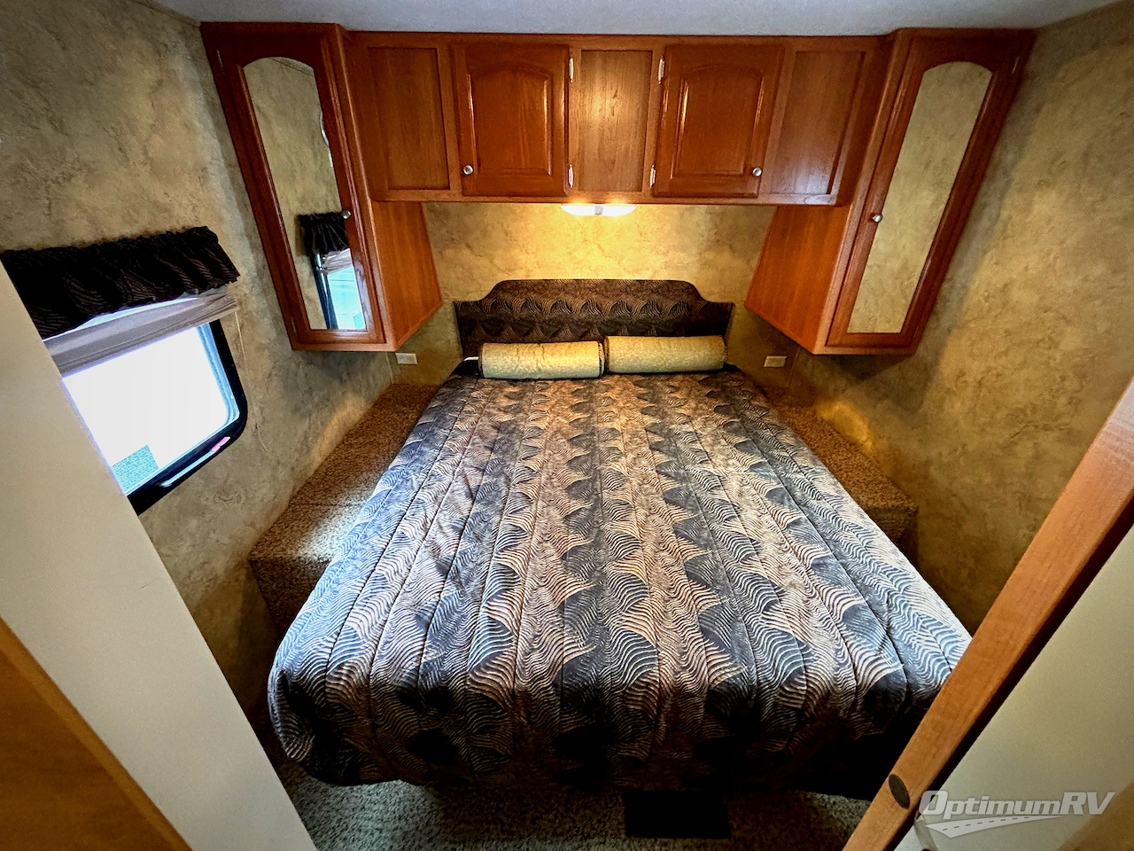 2010 Keystone Cougar X-Lite 27RLS Photo 11