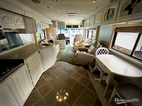 1999 Country Coach Affinity 40 RV Photo 2