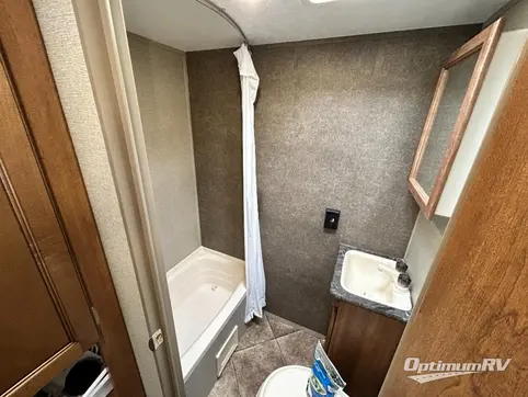 2018 Keystone Summerland Mini 1800BH RV Photo 4