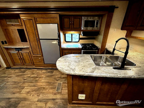 2018 CrossRoads Zinger ZR34RS RV Photo 2