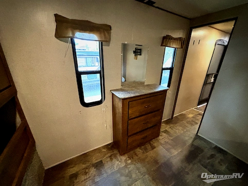2018 CrossRoads Zinger ZR34RS RV Photo 3