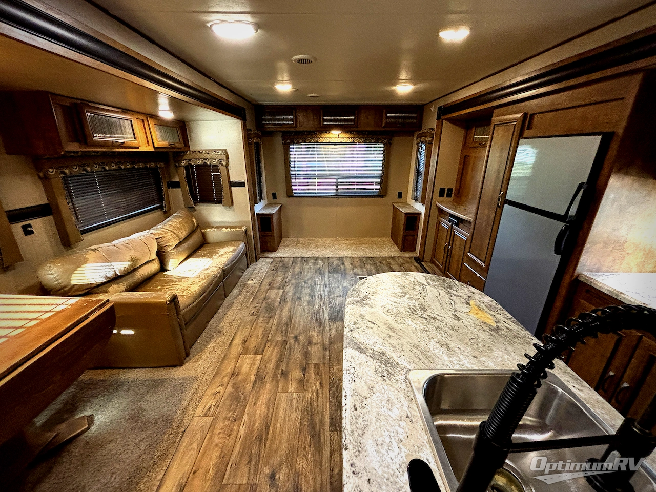 2018 CrossRoads Zinger ZR34RS Photo 4