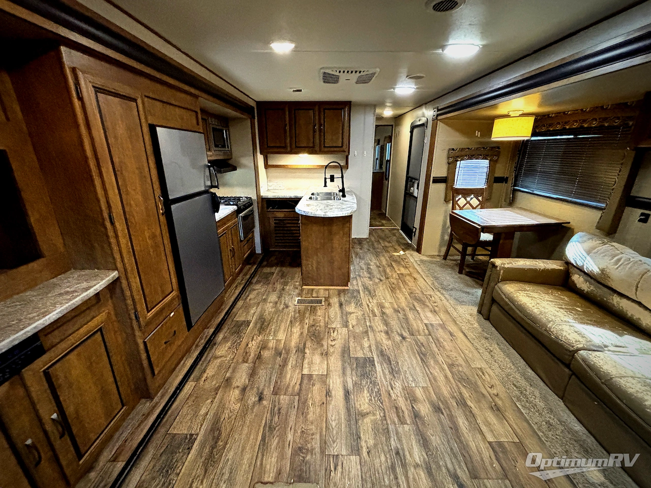 2018 CrossRoads Zinger ZR34RS Photo 5