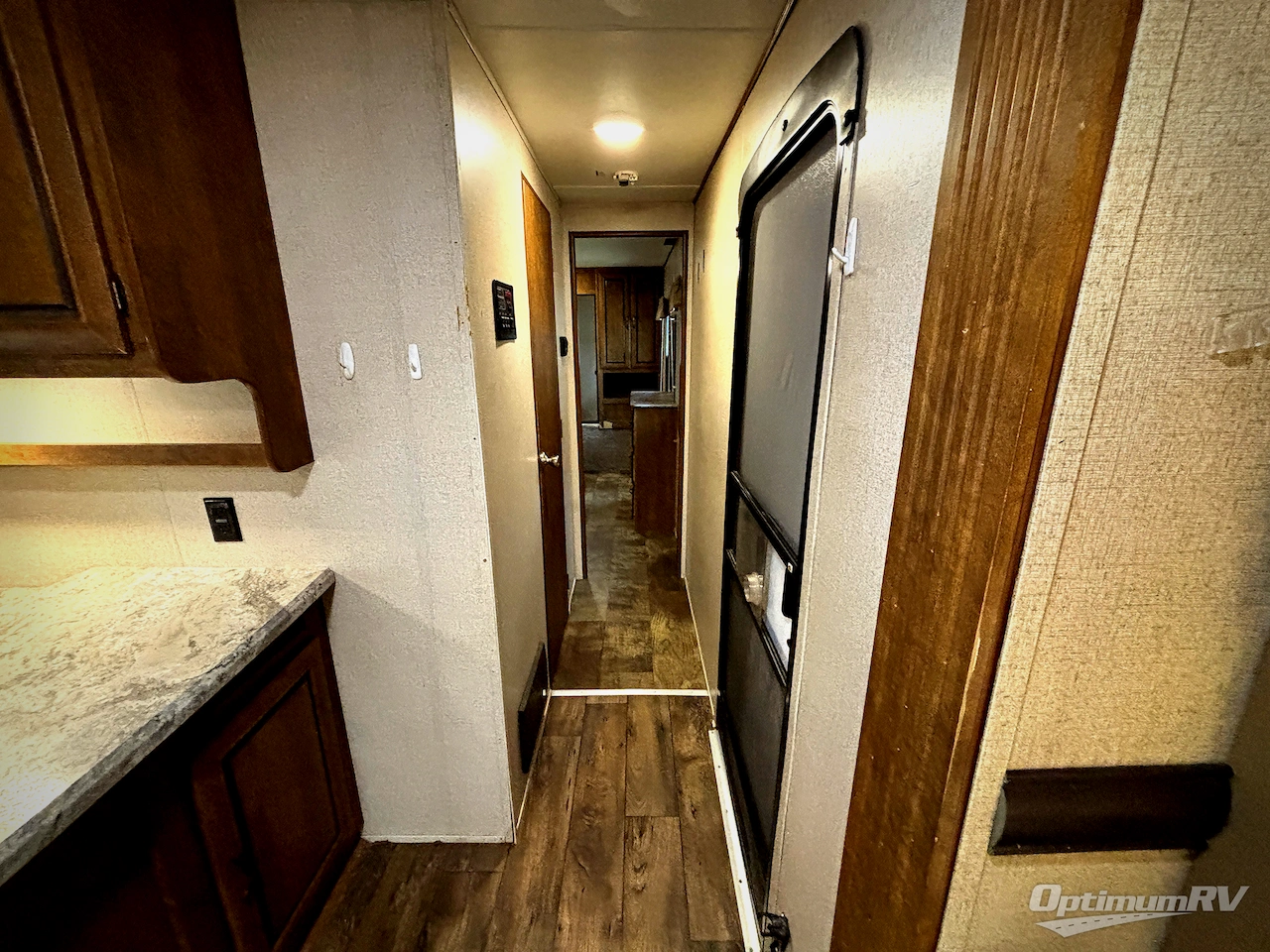 2018 CrossRoads Zinger ZR34RS Photo 7