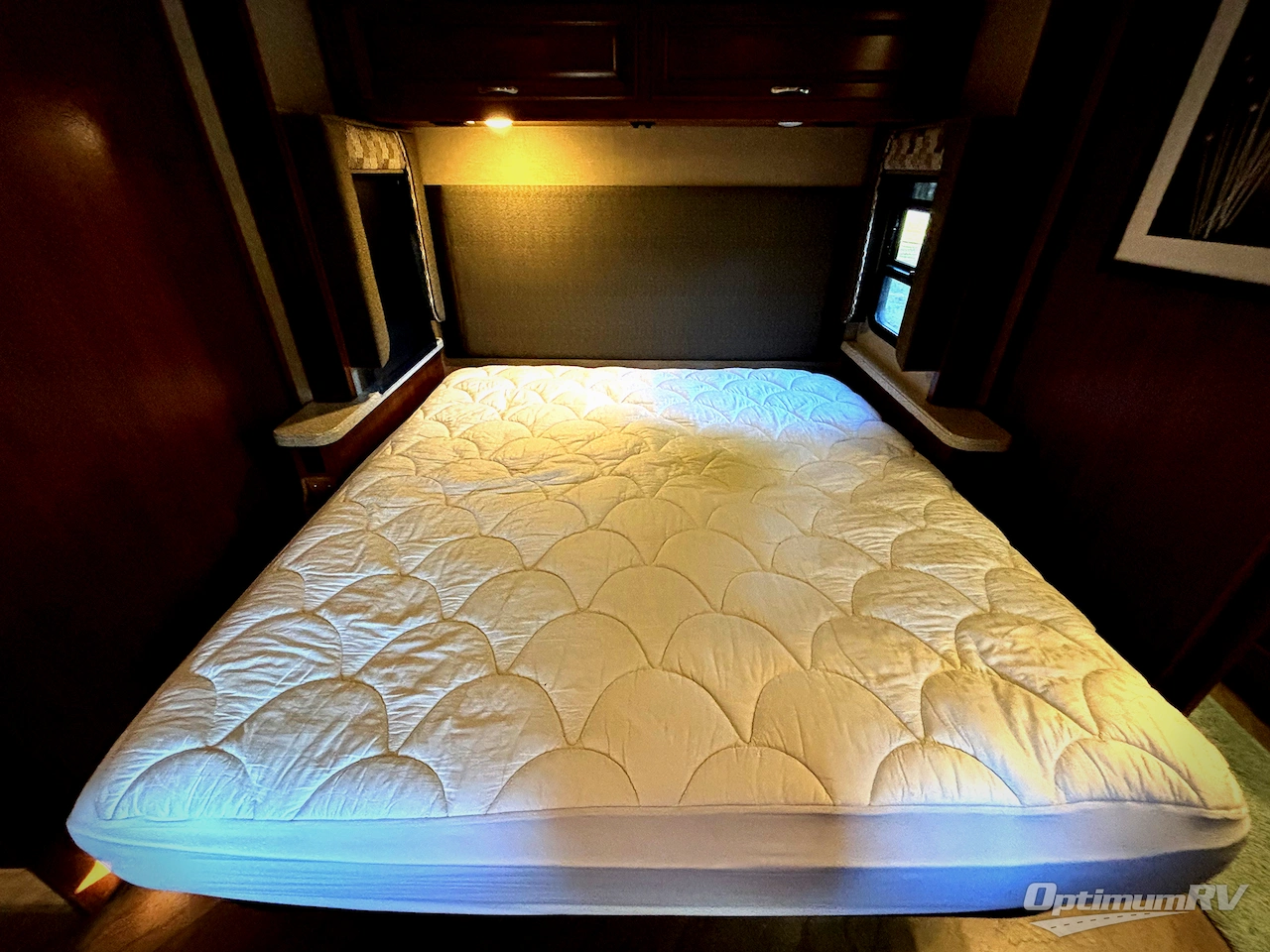 2016 Fleetwood Bounder 35K Photo 16