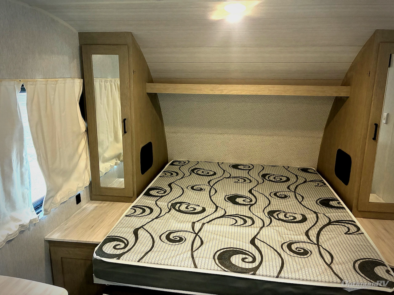 2024 Forest River Wildwood X-Lite 19DBXL Photo 10