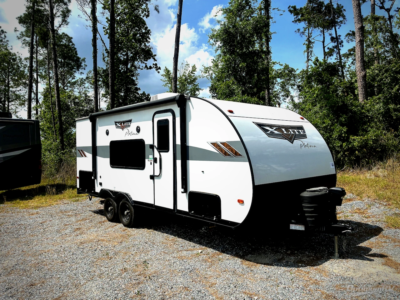 2024 Forest River Wildwood X-Lite 19DBXL Photo 1