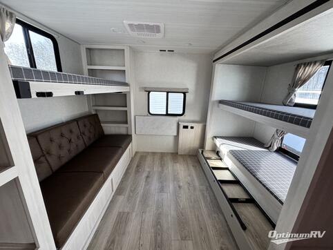 2025 Forest River Surveyor Legend X 32CAMP RV Photo 4