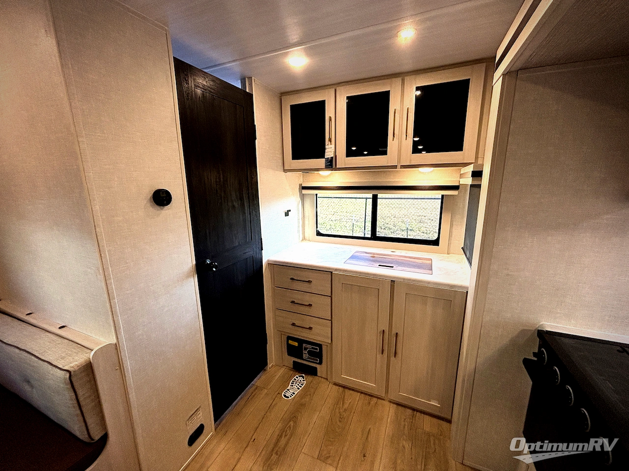 2025 Forest River Surveyor Legend 204MKLE Photo 6