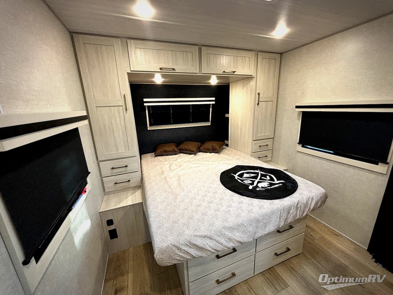 2025 Forest River Surveyor Legend 204MKLE Photo 9