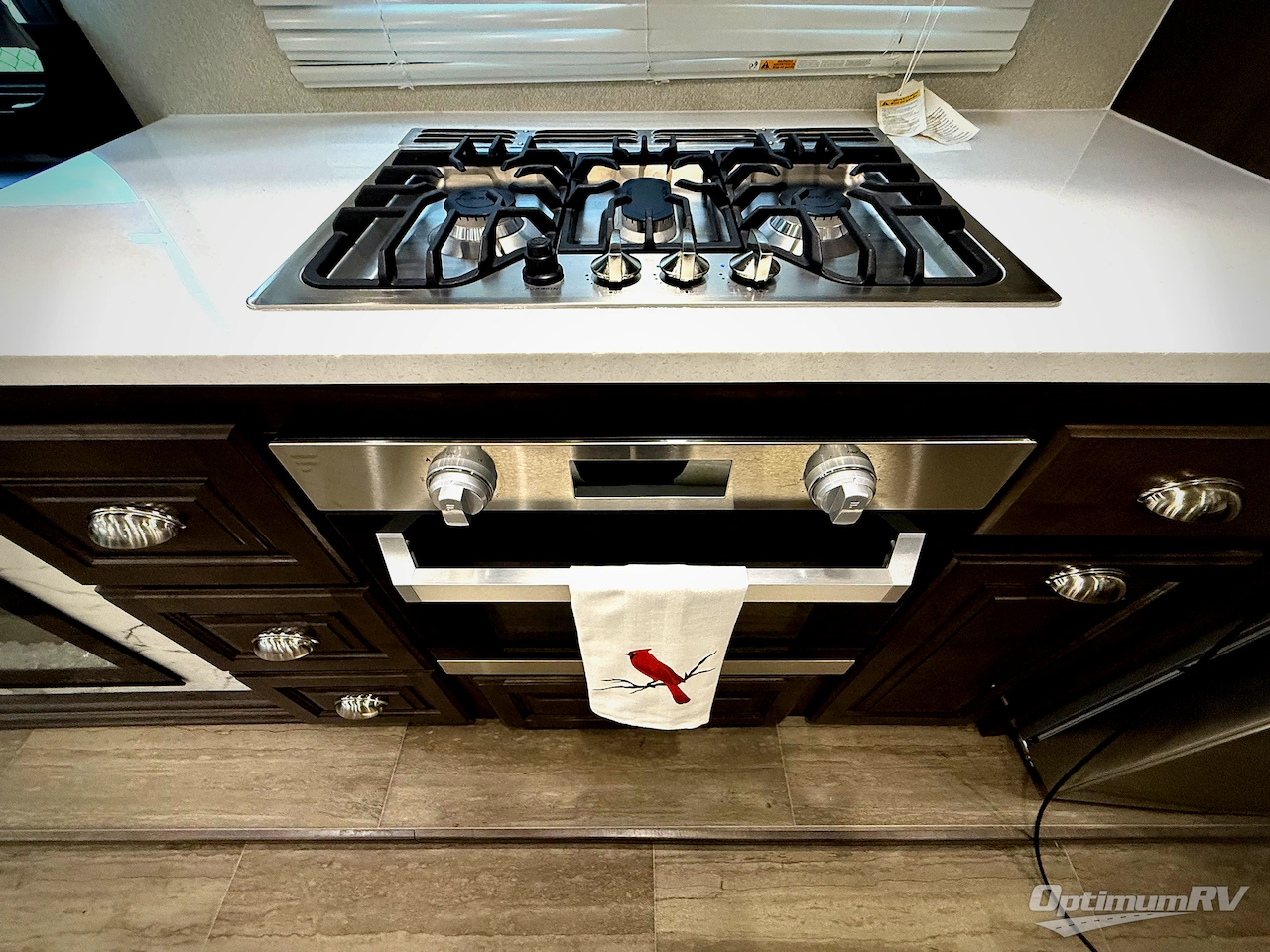 2020 Forest River Cardinal Luxury 335RLX Photo 10