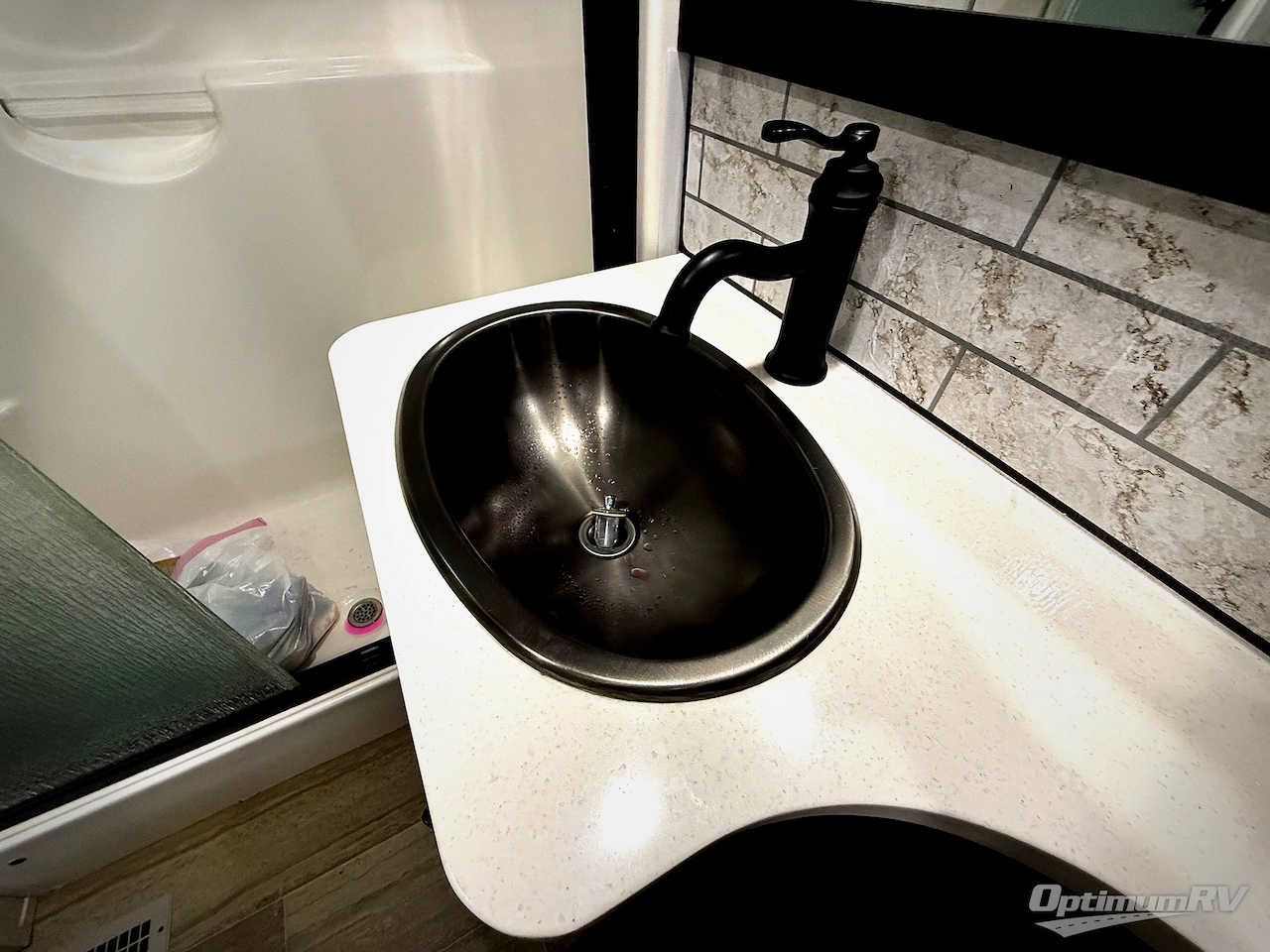 2020 Forest River Cardinal Luxury 335RLX Photo 13