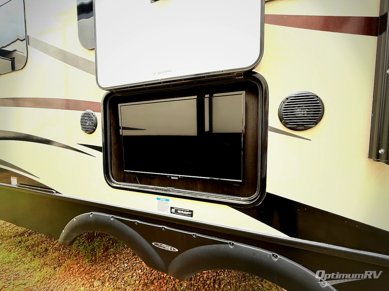 2020 Forest River Cardinal Luxury 335RLX Photo 17