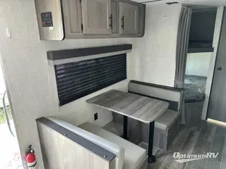 2022 Gulf Stream Kingsport Ultra Lite 248BH RV Photo 4