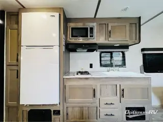 2022 Gulf Stream Kingsport Ultra Lite 248BH RV Photo 2