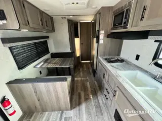 2022 Gulf Stream Kingsport Ultra Lite 248BH RV Photo 4