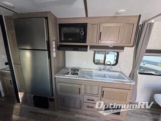 2022 Gulf Stream Kingsport Ultra Lite 248BH RV Photo 3