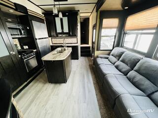 2016 Grand Design MOMENTUM 397TH RV Photo 2